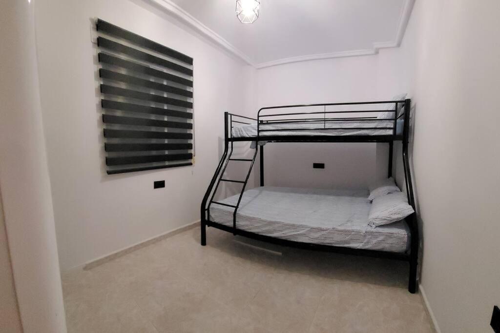Apartamento Bajo Con Terraza Y Piscina Torrevieja Exterior foto